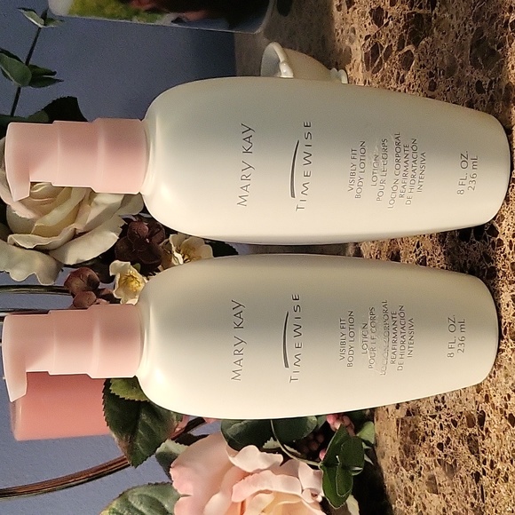 Visibly Fit Body Lotion - Picture 4 of 6